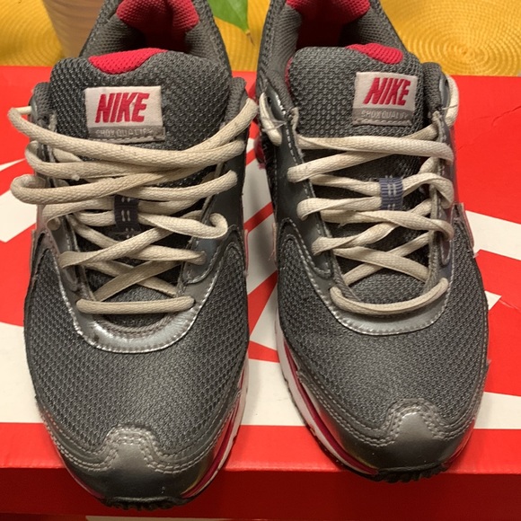 Nike Shox  size 5 Youth - Picture 3 of 6